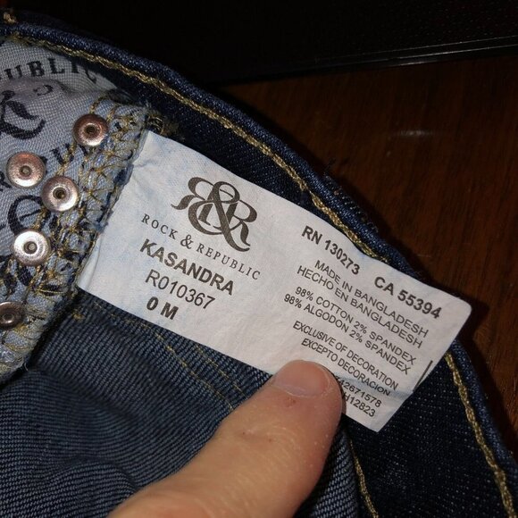 Rock and Republic Womens Size 0 M Dark Wash Studs Kasandra Boot Cut Denim Jeans - Picture 10 of 11